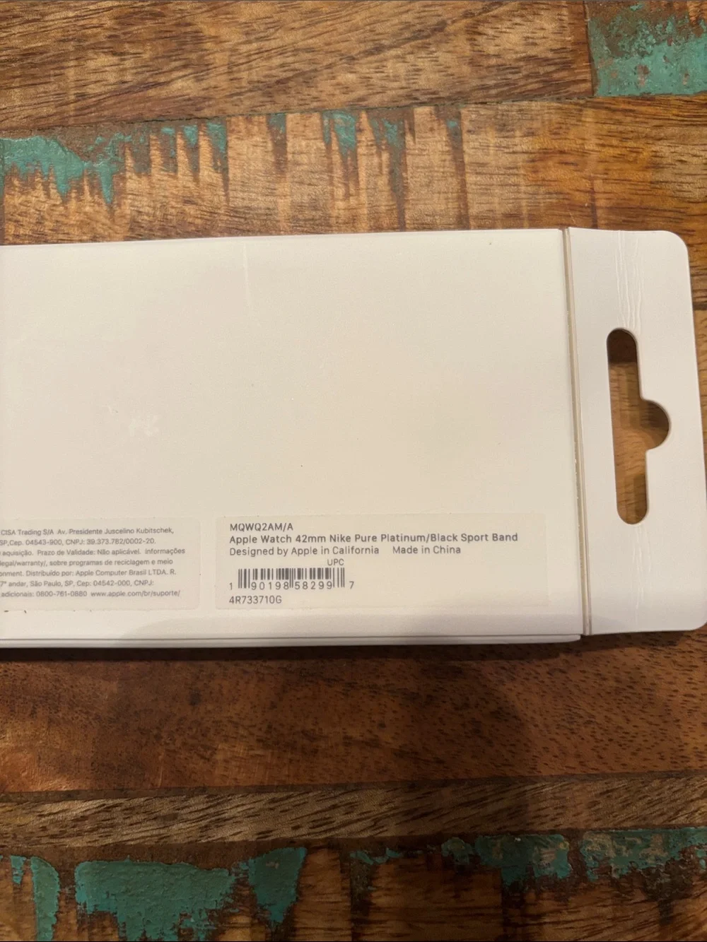 Sealed in Box Apple Nike Sports Band 42MM Platinum Color MSRP $50